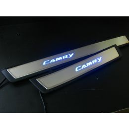 Toyota Camry Накладки на пороги с синей подсветкой